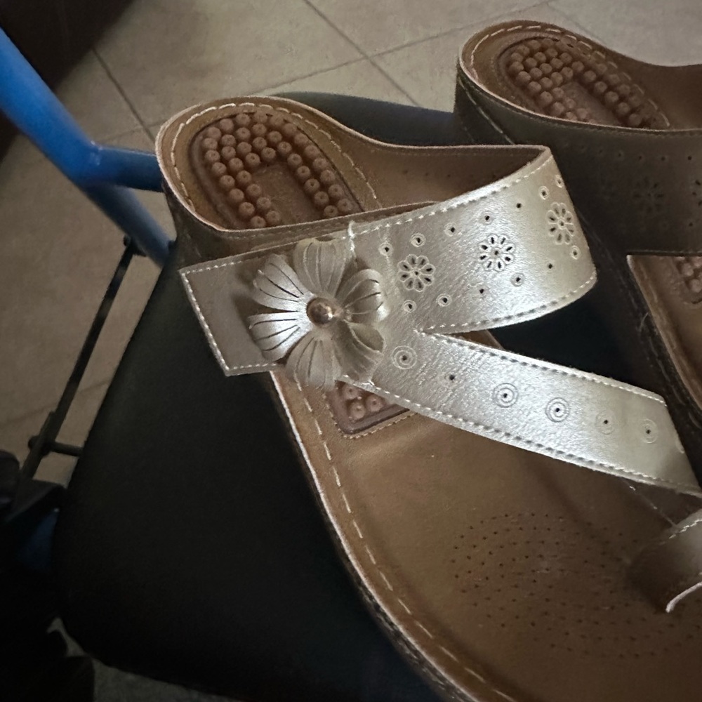 Wedge Sandals - Picture 5 of 7